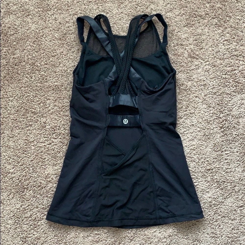 Lululemon top size 2
